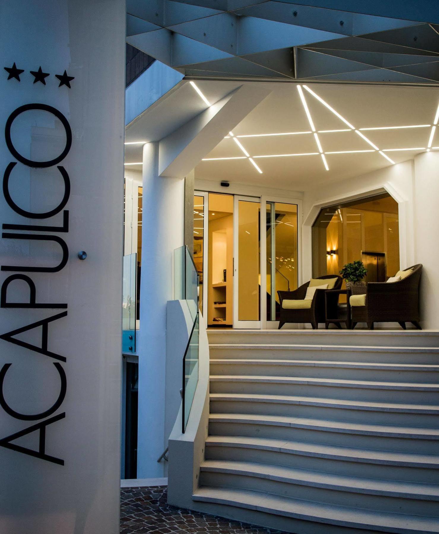 Acapulco Hotel Cattolica Esterno foto